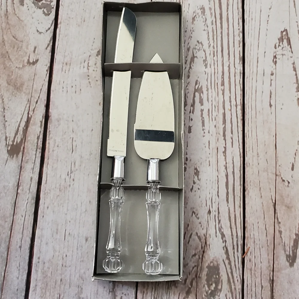 Cake, pie, dessert serving set stainless steel with clear acrylic handles
